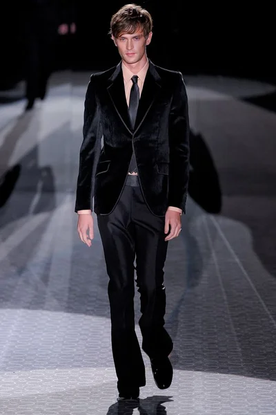 Look 43